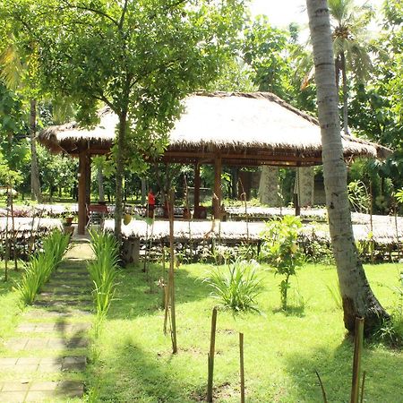 Gondang Beach Hotel Gili Trawangan Exterior photo