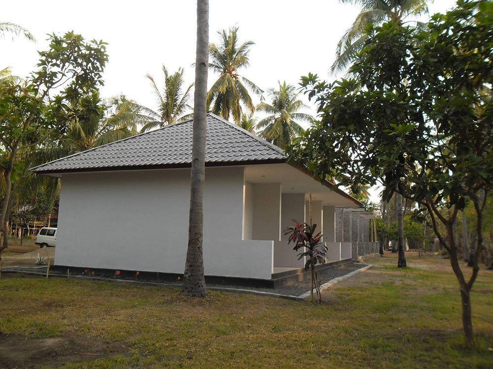 Gondang Beach Hotel Gili Trawangan Exterior photo