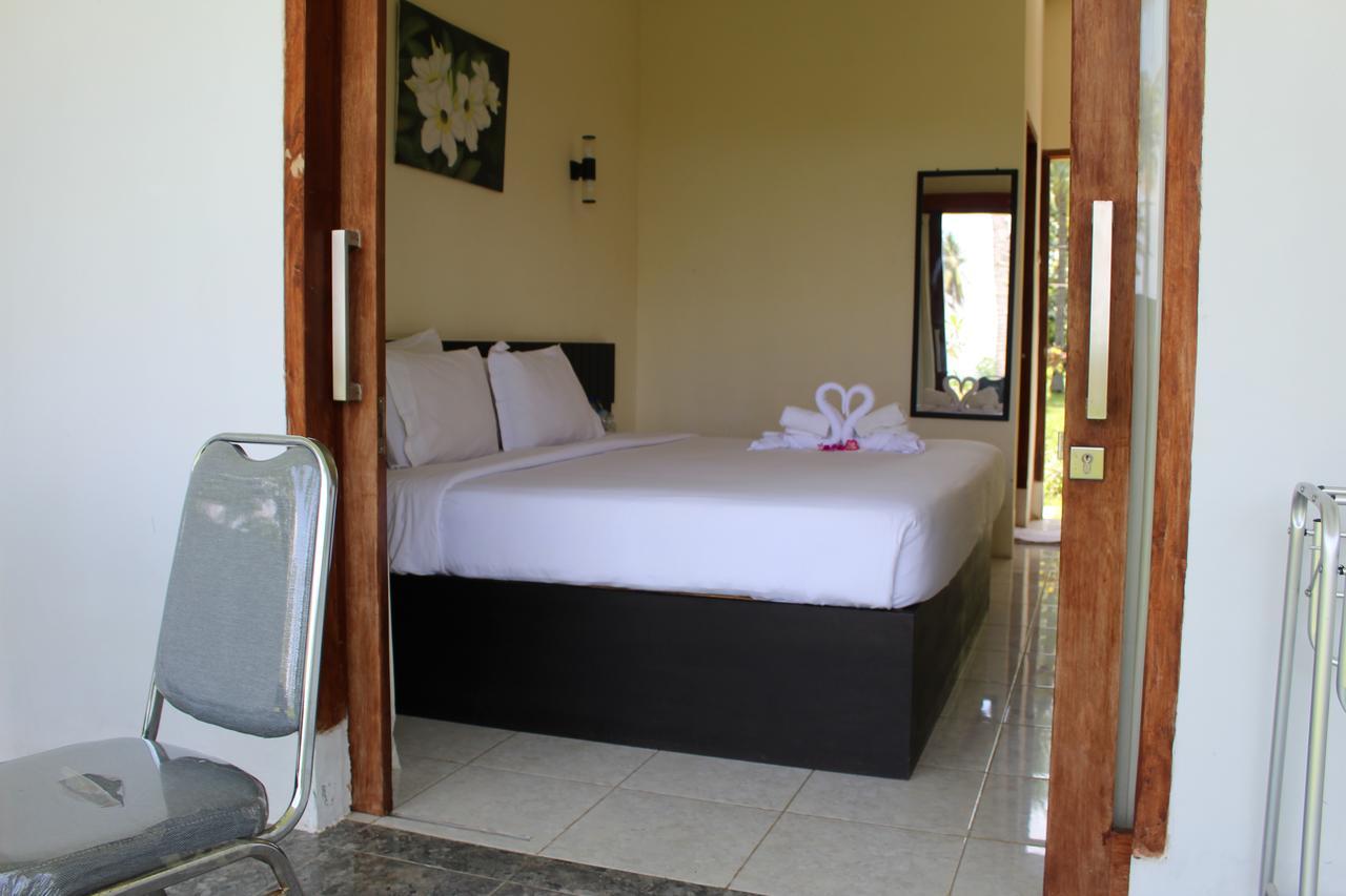 Gondang Beach Hotel Gili Trawangan Exterior photo