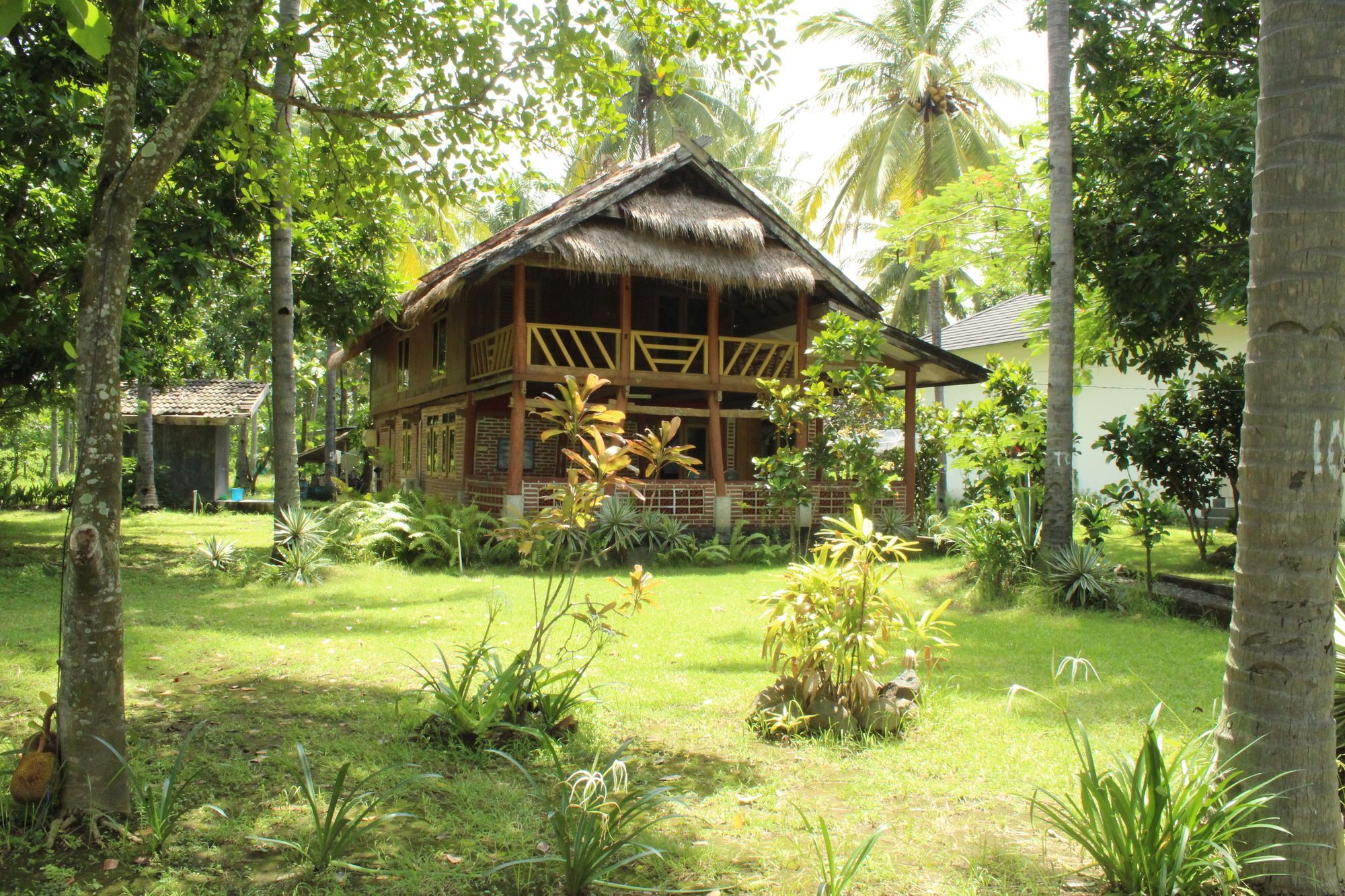 Gondang Beach Hotel Gili Trawangan Exterior photo