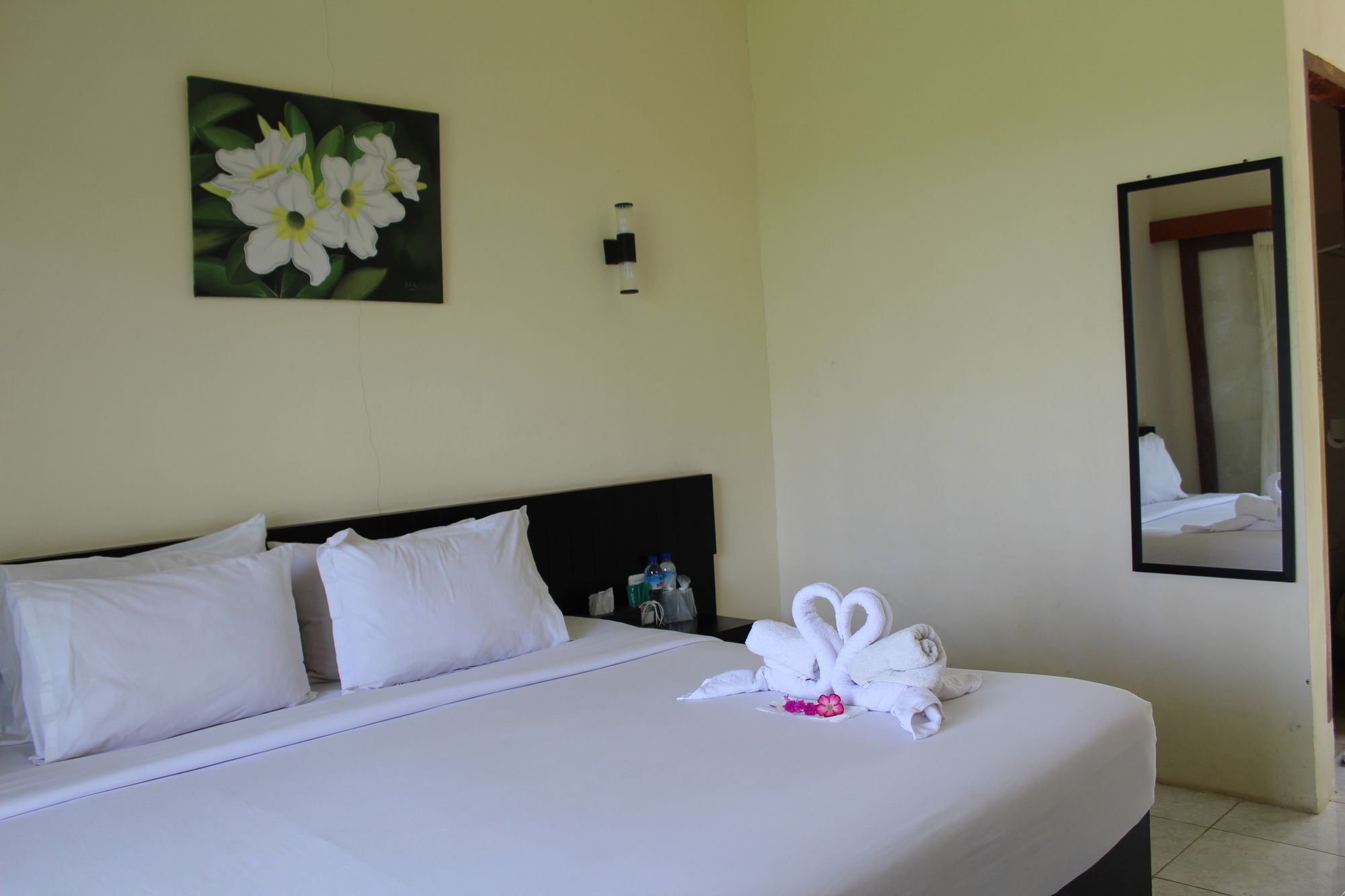 Gondang Beach Hotel Gili Trawangan Exterior photo