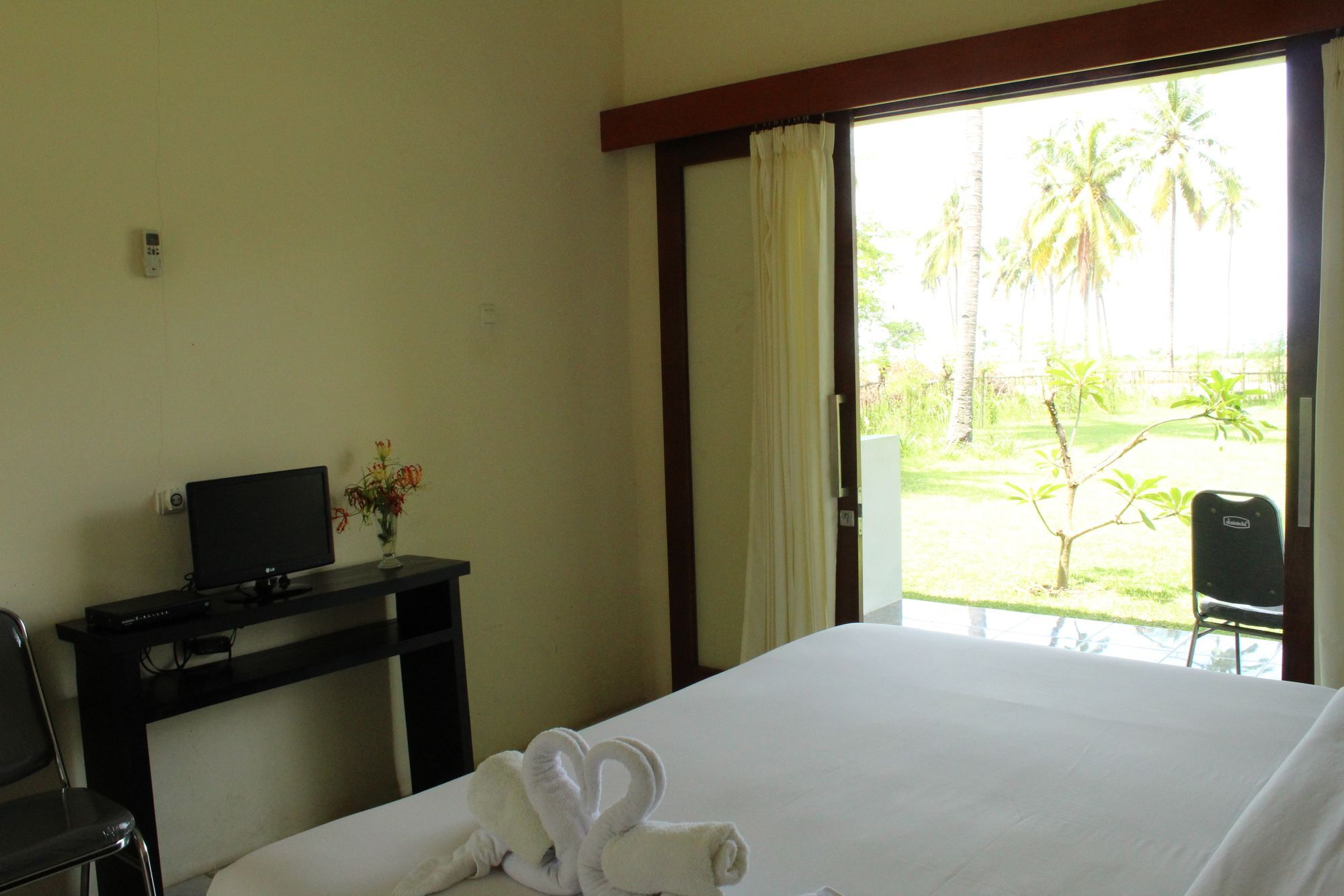 Gondang Beach Hotel Gili Trawangan Exterior photo