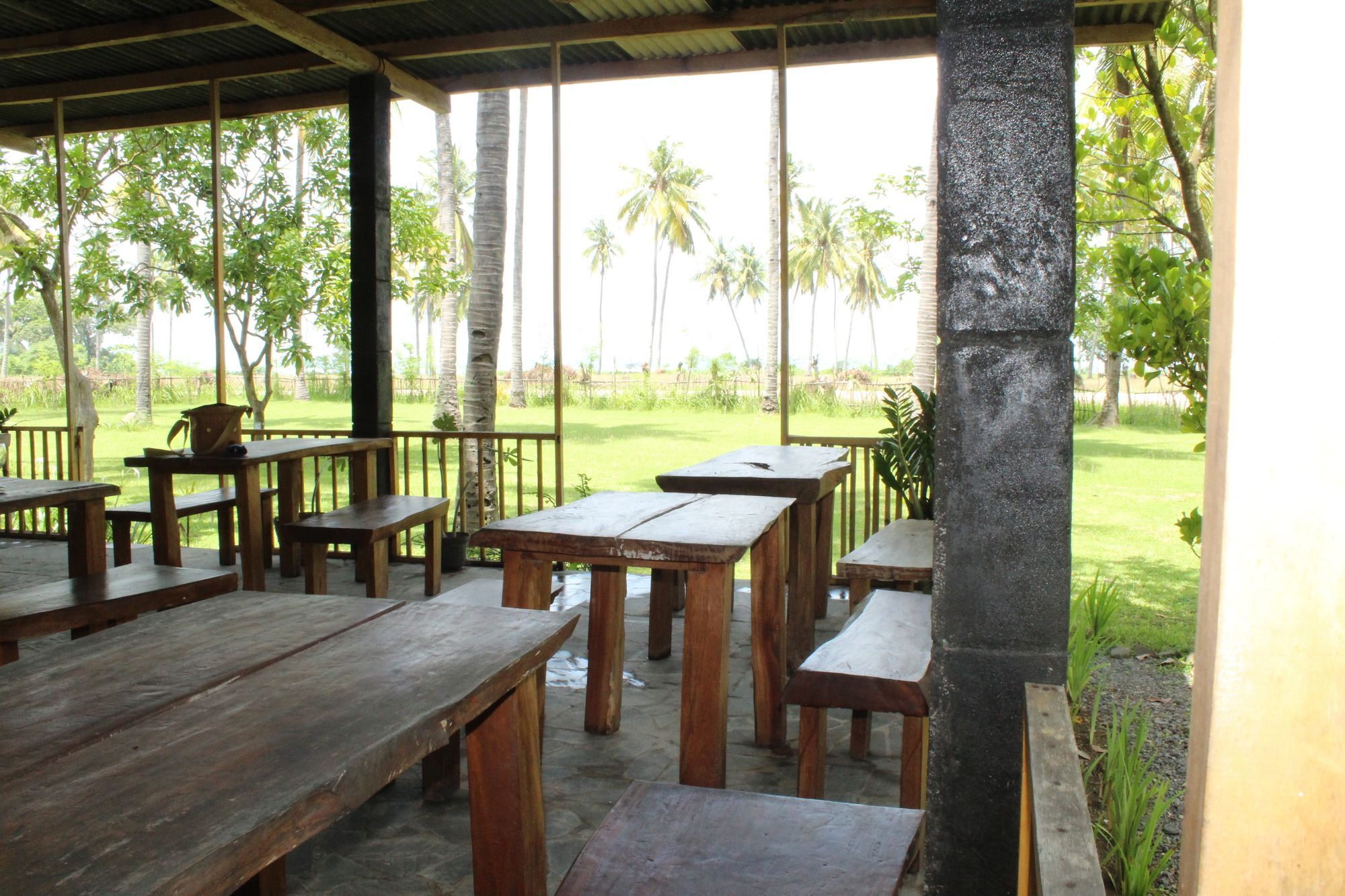 Gondang Beach Hotel Gili Trawangan Exterior photo