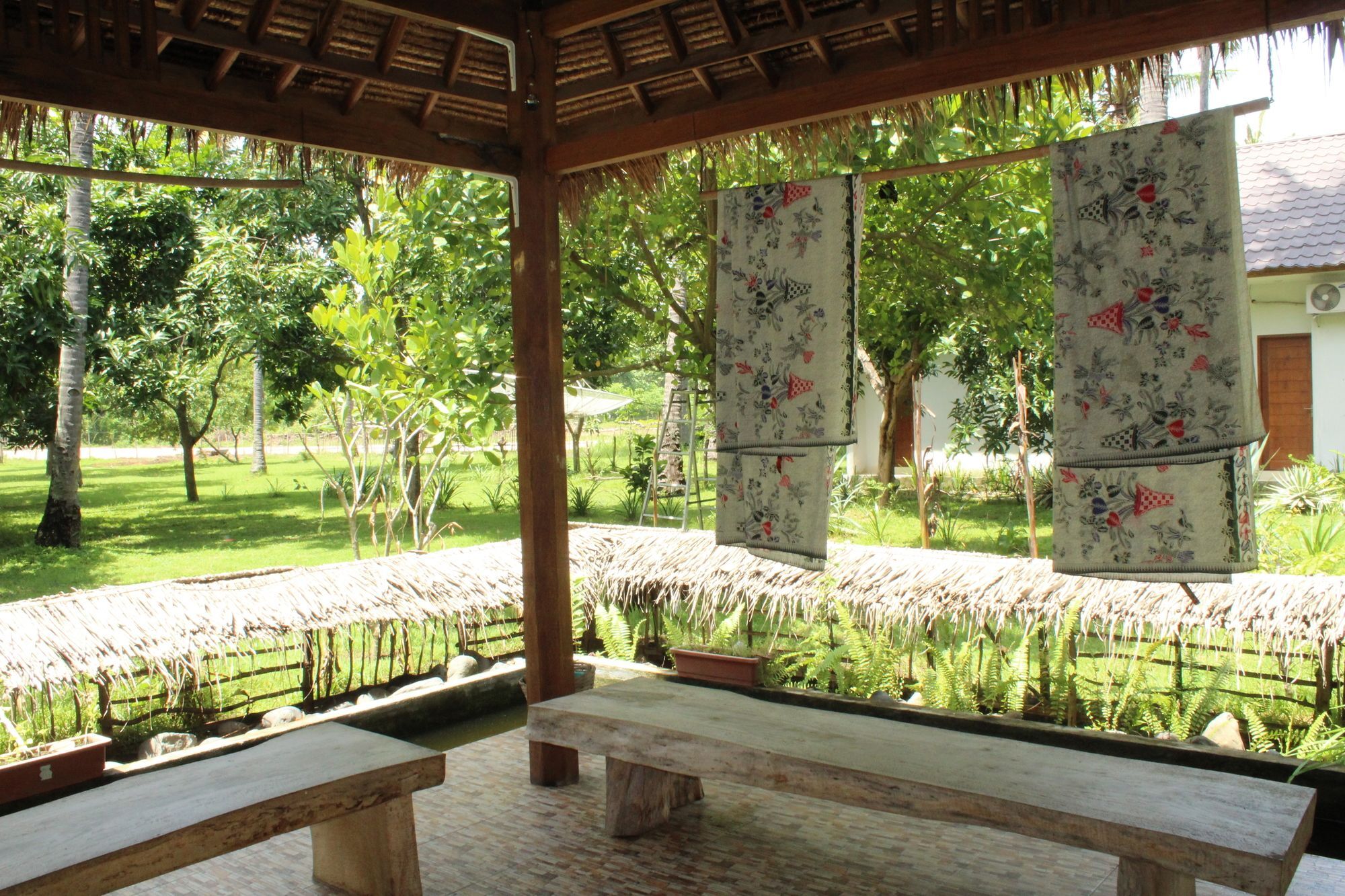 Gondang Beach Hotel Gili Trawangan Exterior photo